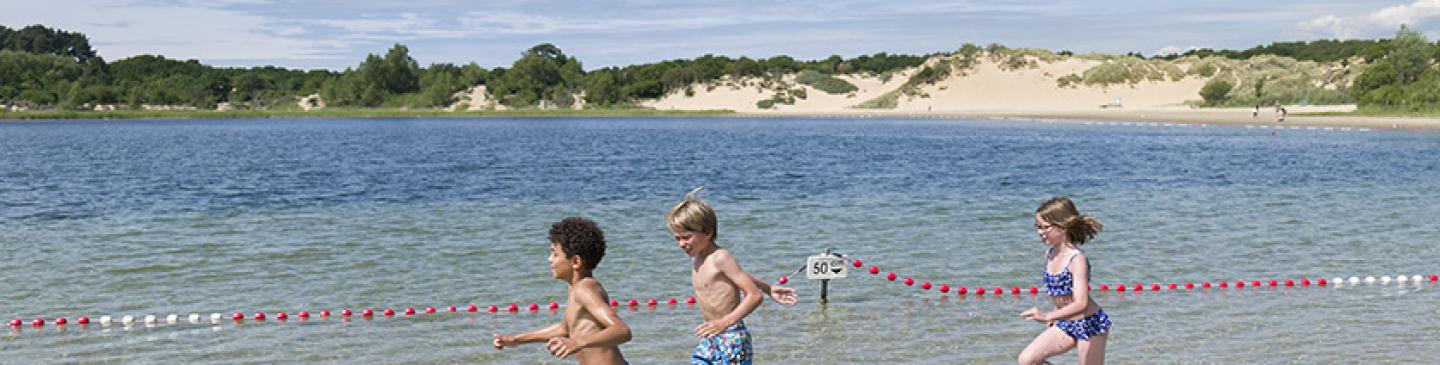 Rennende kinderen bij 't Wed