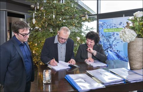 Ondertekening contracten drinkwaterleidingwerk
