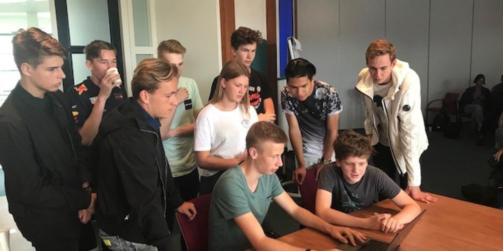 spel uitvoering weg van het water